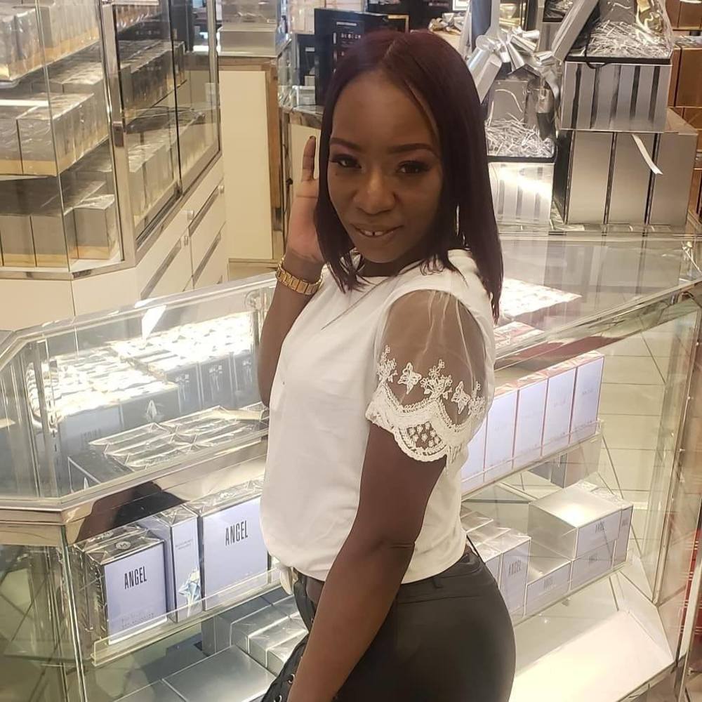 Meet your Posher, Laviasia